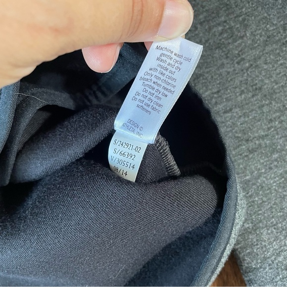 Athleta Fuse Jacket Gray Full Zip Activewear Running Hooded Coat Sz S - Picture 7 of 14